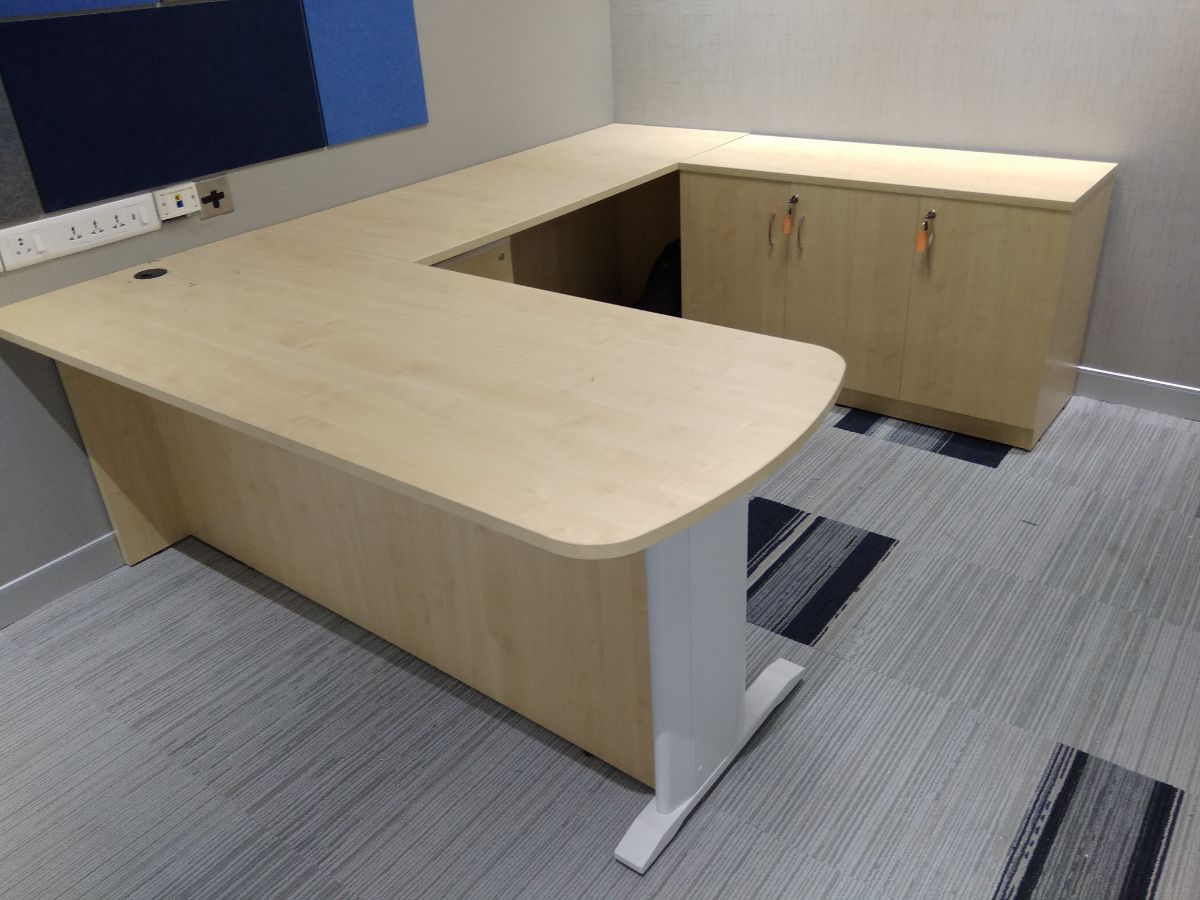 Best Quality Cabin Tables in Bangalore